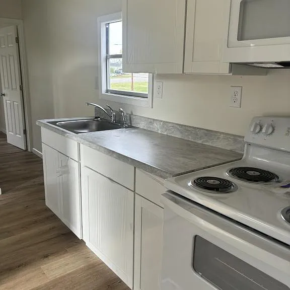 512 S Brownsville St — Photo 2