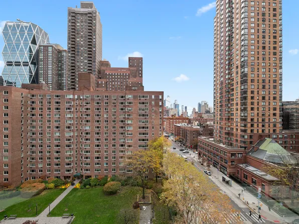 30 West 60th Street image 5 of 11