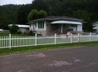 17 Rhein Dr, Charleston, WV 25306