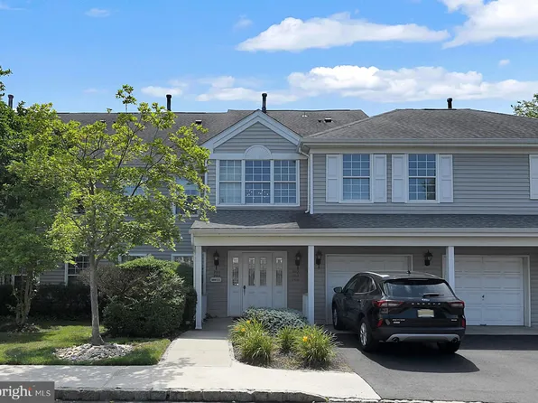 704 Eagles Chase Dr, Lawrence Township, NJ 08648