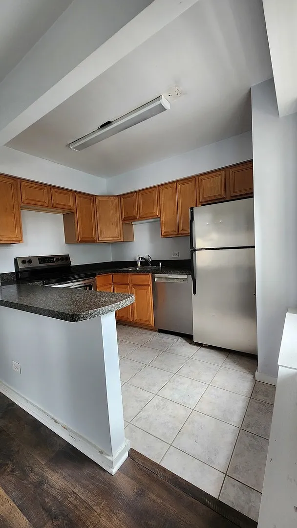 1 bed, 585 sqft, $2,000 — Photo 4