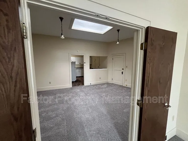 201 1/2 S Minnesota Ave #4 — Photo 13