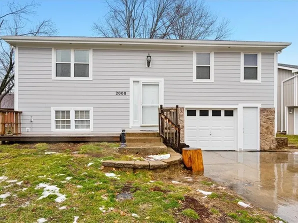2008 E Taylor Dr, Olathe, KS 66062