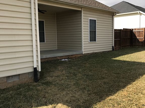 4th image of 438 Cabernet Dr