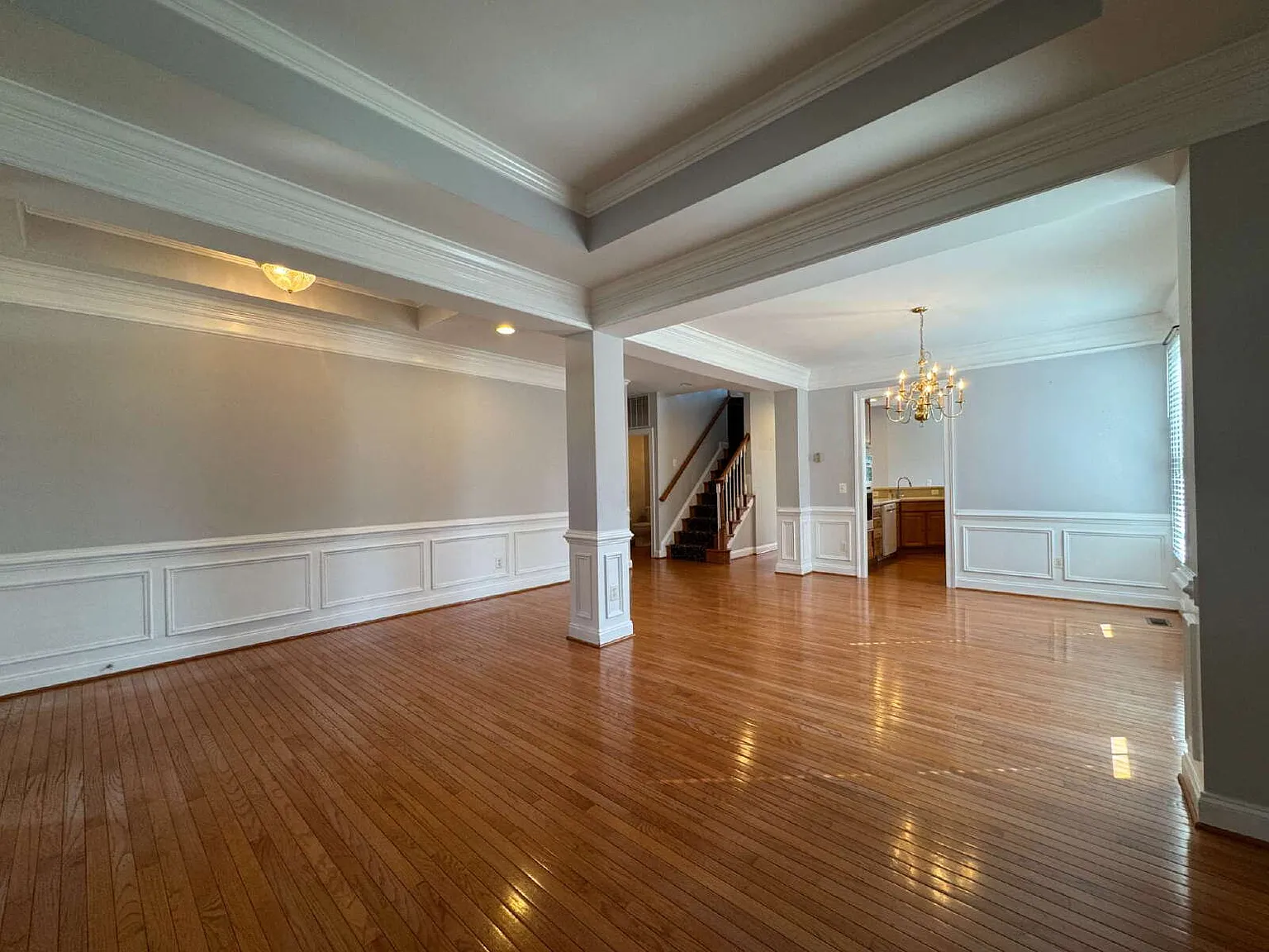 5 bed, 3.5 bath, 4480 sqft, $4,100 — Photo 3