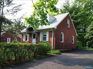 118 Sherwood Rd, Dumont, NJ 07628