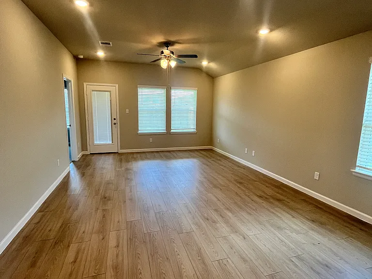 1140 Toledo Bend Dr — Photo 12