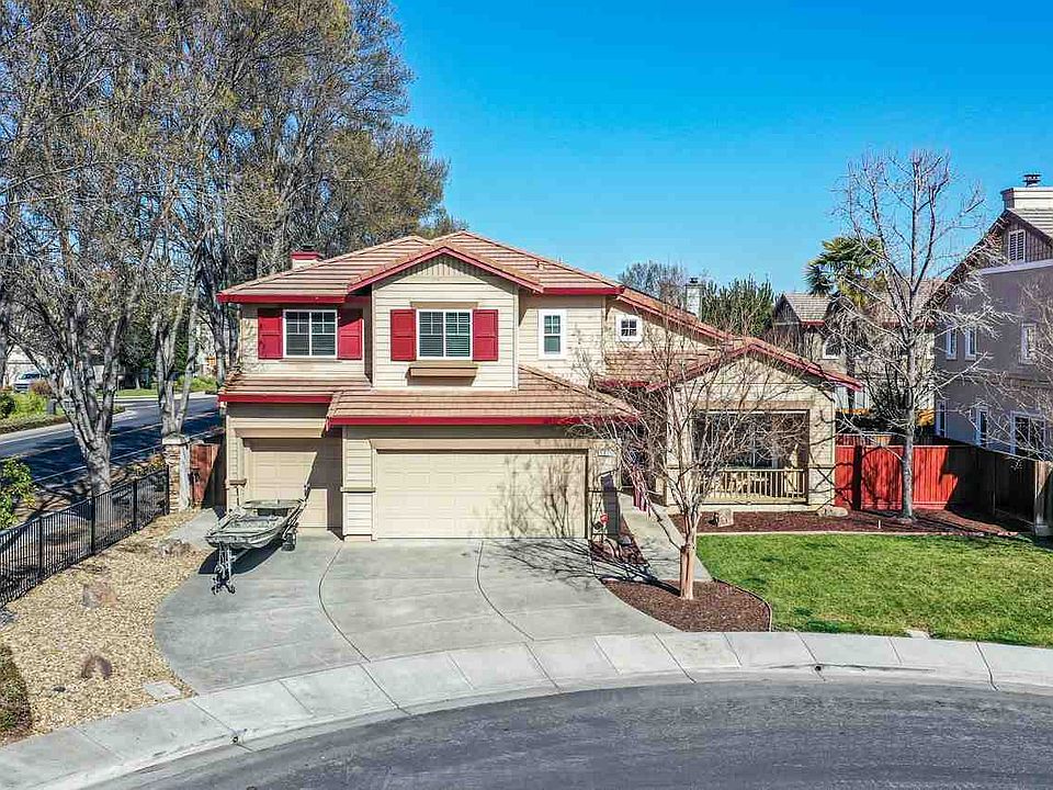 2nd image of 741 Walker Ct