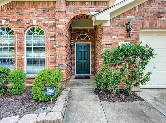 3rd image of 300 Cliffdale Dr