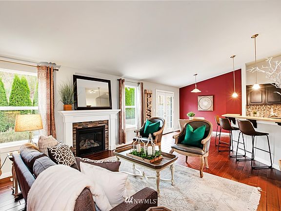 4th image of 1121 Nepean Dr SE