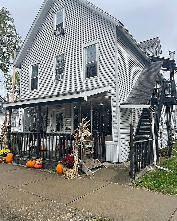 1st image of 654 Chenango St