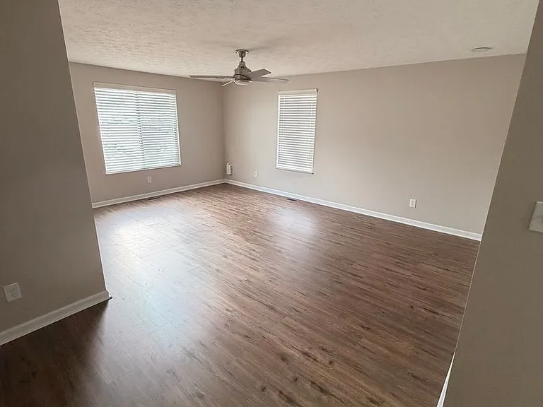 1325 Rosehaven Cir — Photo 11