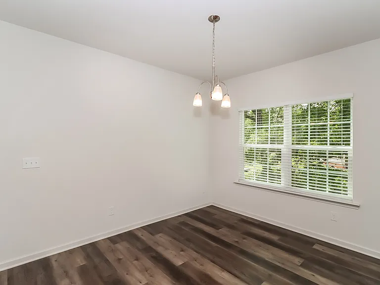 2529 Oakdale Rd — Photo 5