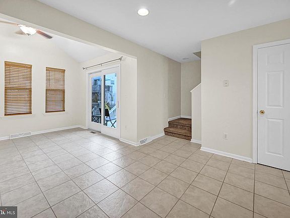 4th image of 94 Sara Ln