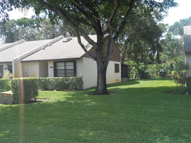 2nd image of 636 NW 47th St