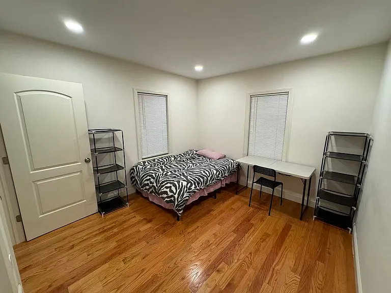 616R Main St #1 — Photo 2