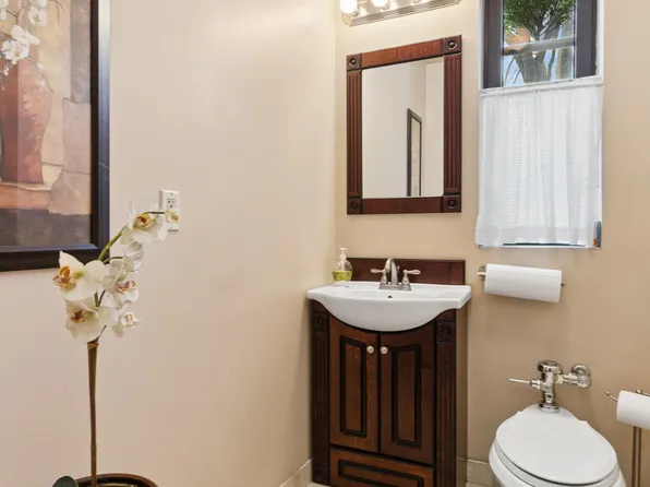 875 5th Avenue image 5 of 9