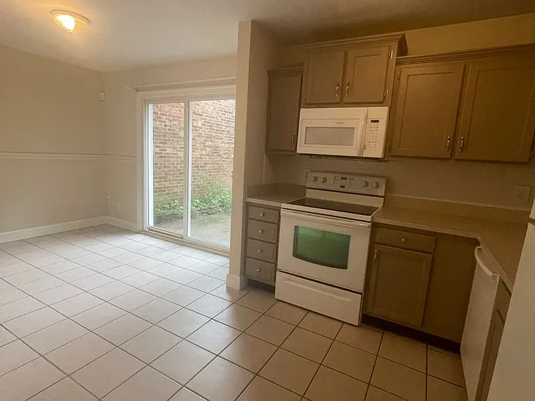 5808 W Hastings Ct — Photo 12
