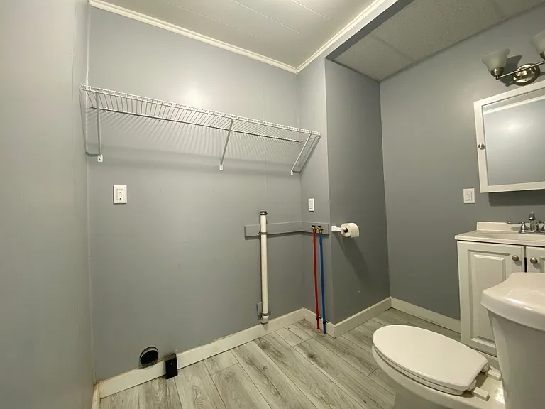 60 Center St — Photo 19