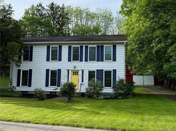 35 Victor Mendon Rd, Mendon, NY 14506