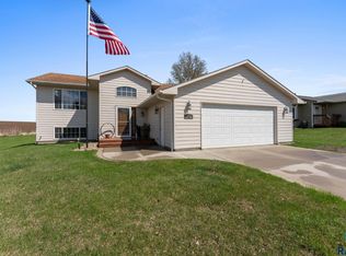 28 N 6th St, Baltic, SD 57003
