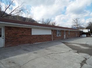 314 Riverside Dr, Hinton, WV 25951