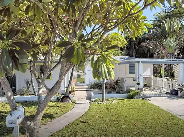 135 143rd Ave E, Madeira Beach, FL 33708