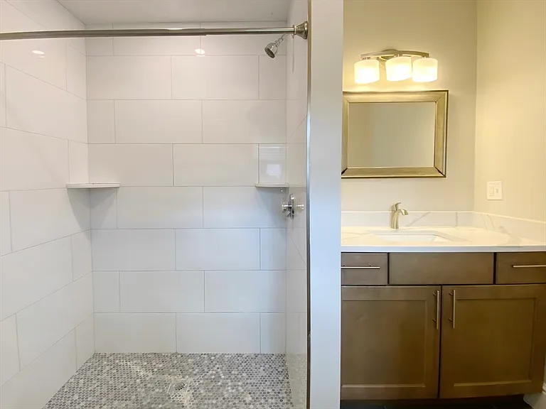 821 Winthrop Ave #1 — Photo 7