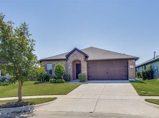 1404 Rosebush Rd, Aubrey, TX 76227