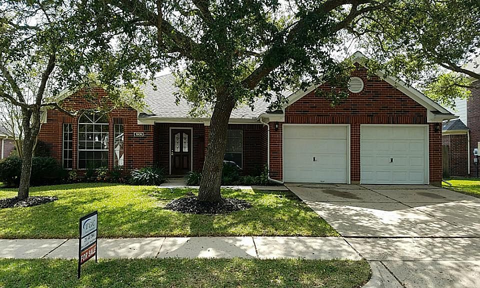 1st image of 1906 Oak Hollow Dr W