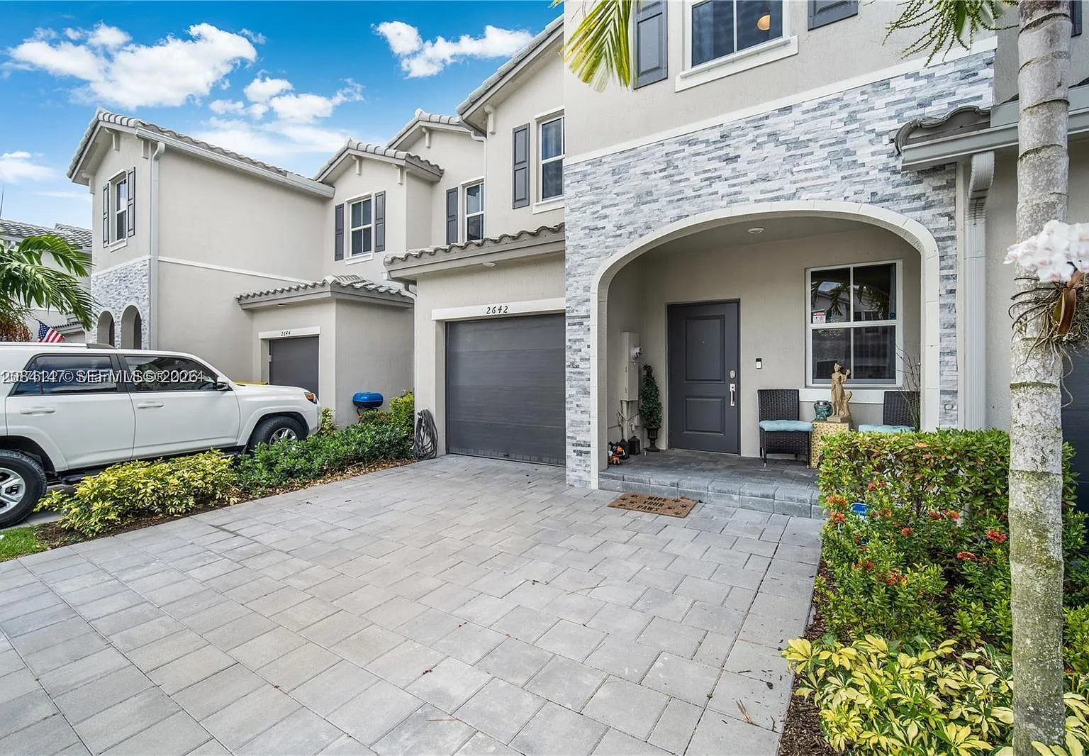 Keys Gate Residential — Photo 3