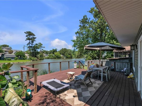 517 Lake Dr, Virginia Beach, VA 23451
