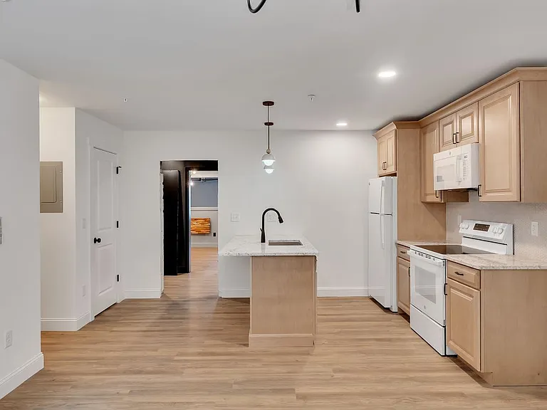 36 Pawling Ave #201 — Photo 3