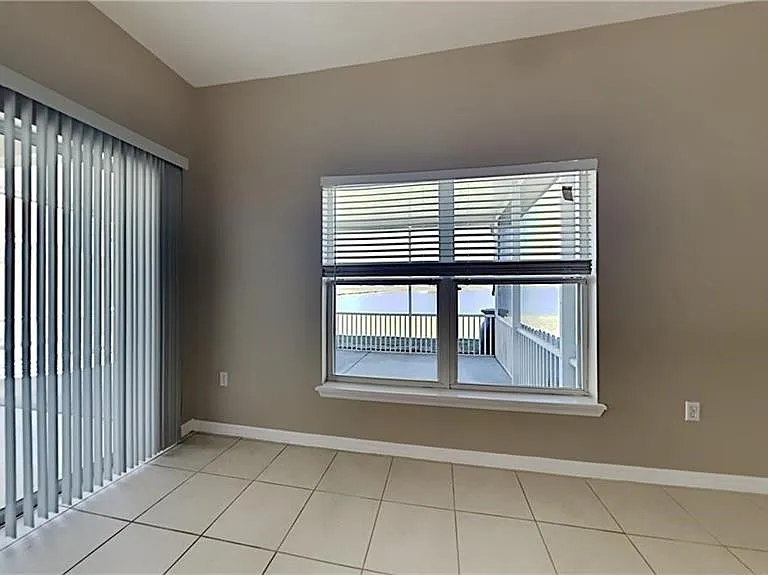 876 Hacienda Cir — Photo 8