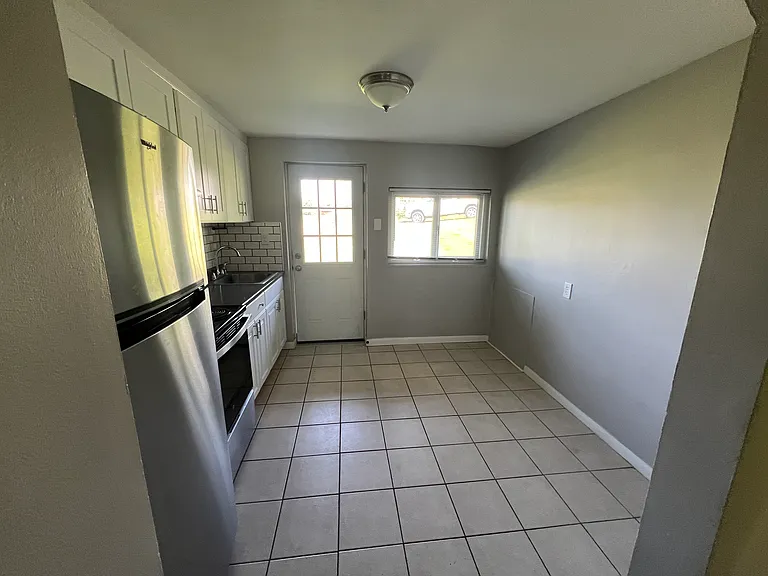 8200 Woodland Shore Dr #4 — Photo 12