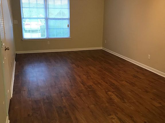 3rd image of 27 Alice Ln #27