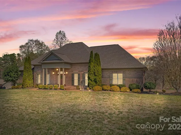 132 Patrick Ln, Mount Holly, NC 28120