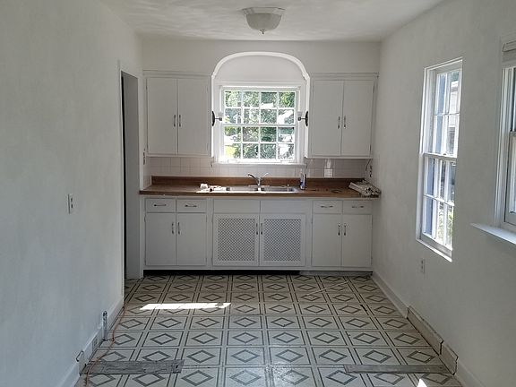 2nd image of 1519 Tacoma Ave