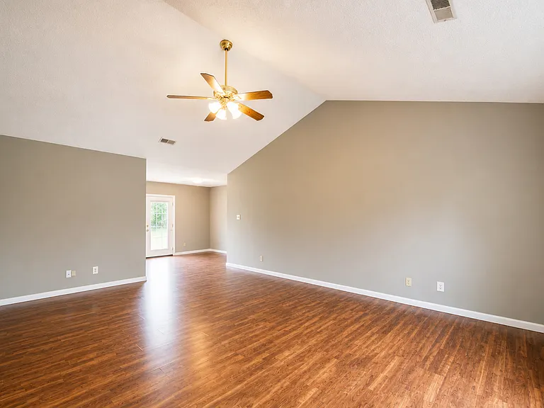 317 Headrickview Dr — Photo 3
