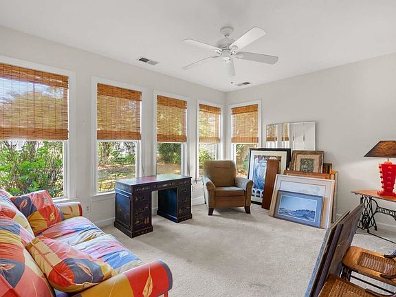 3rd image of 355 Camden Circle