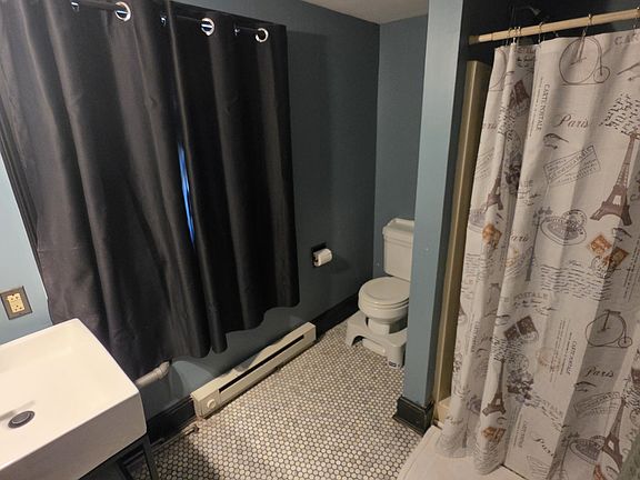 3rd image of 17 Laurel St