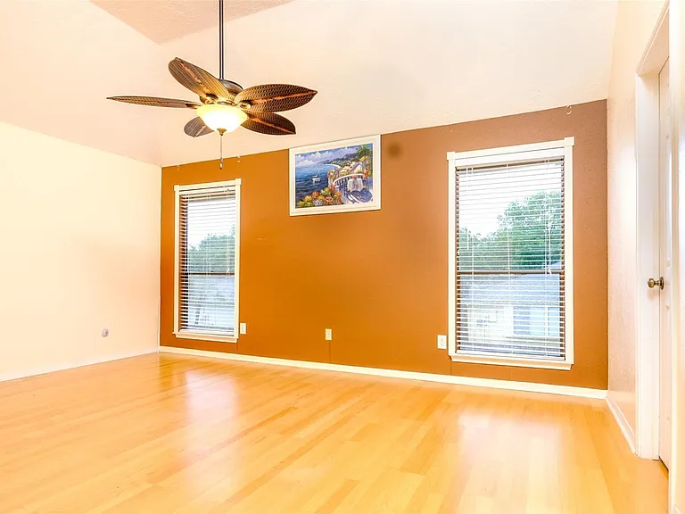 2520 Hadley Cir — Photo 8