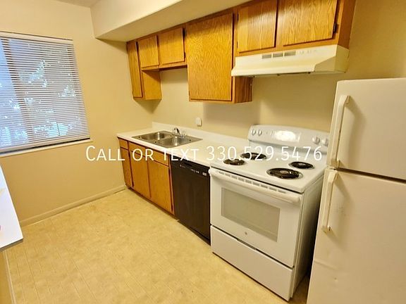 2nd image of 417 Sherman St APT 204