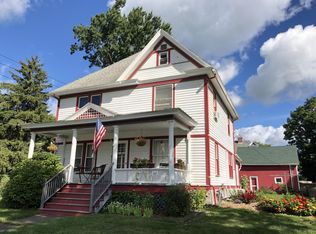 19 Lyon St, Naples, NY 14512