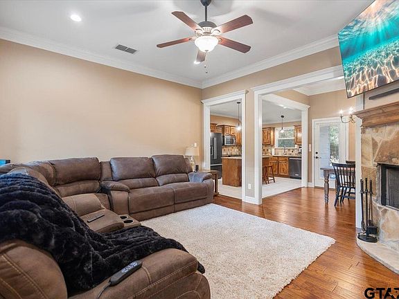 3rd image of 2308 Pittman Ln