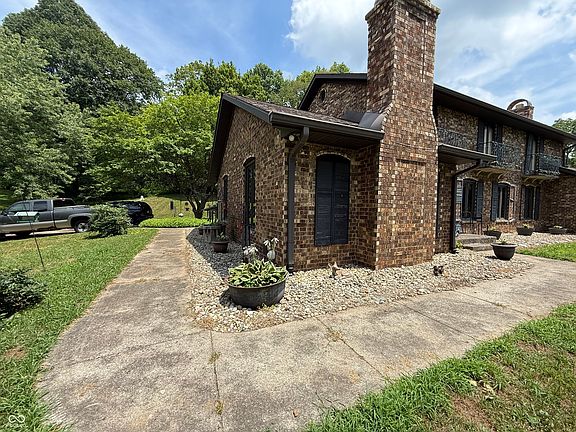 2nd image of 1604 State Road 252 Rd