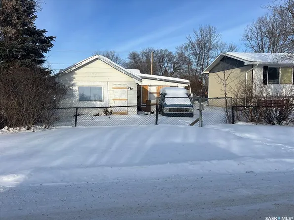 982 18th STREET W, Prince Albert, SK S6V 4B1