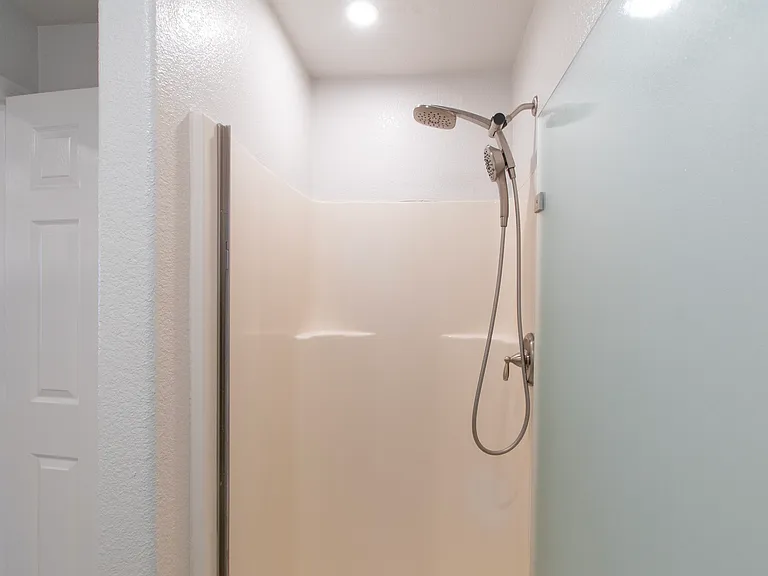South bath shower