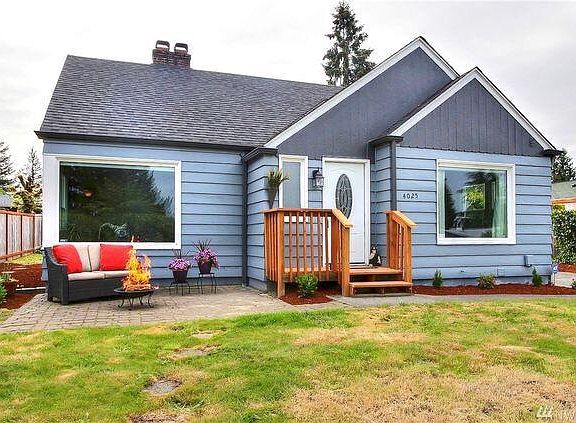 5th image of 4025 Soundview Dr W #Downstairs