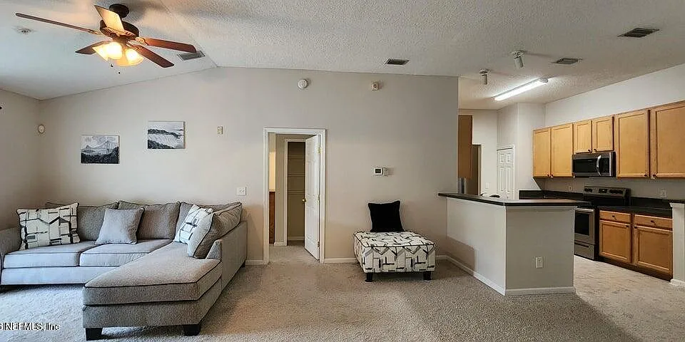 7036 Deer Lodge Cir #108
